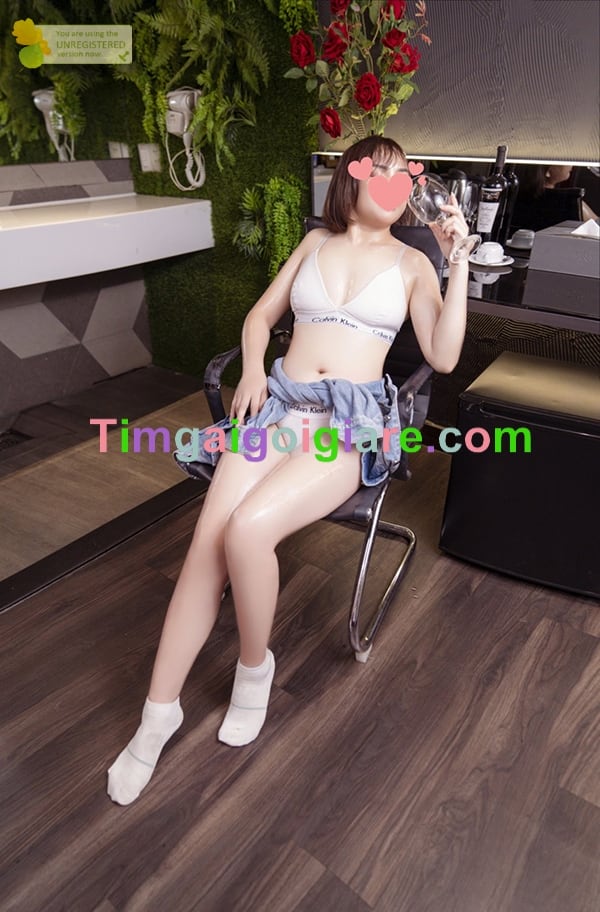 Gái gọi giá rẻ huyện Lương Tài chiều khách nhiệt tình tắm chung hình